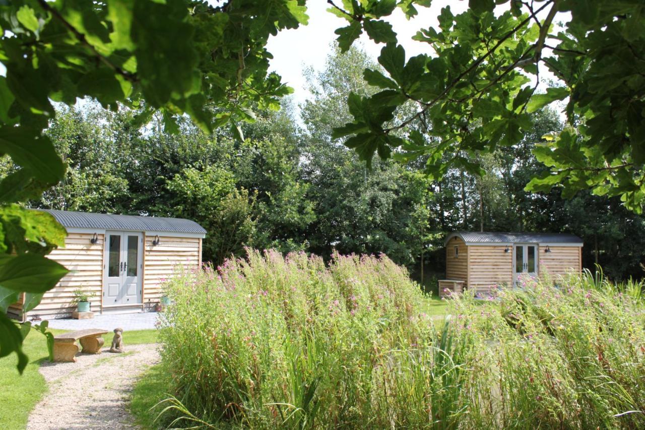 Luxury Shepherds Hut - The Sweet Pea By The Lake York Exteriör bild